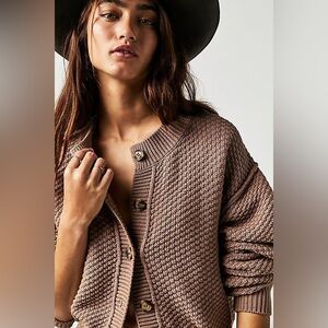 Free People Lila crop cardigan in “bunny” - size medium EUC